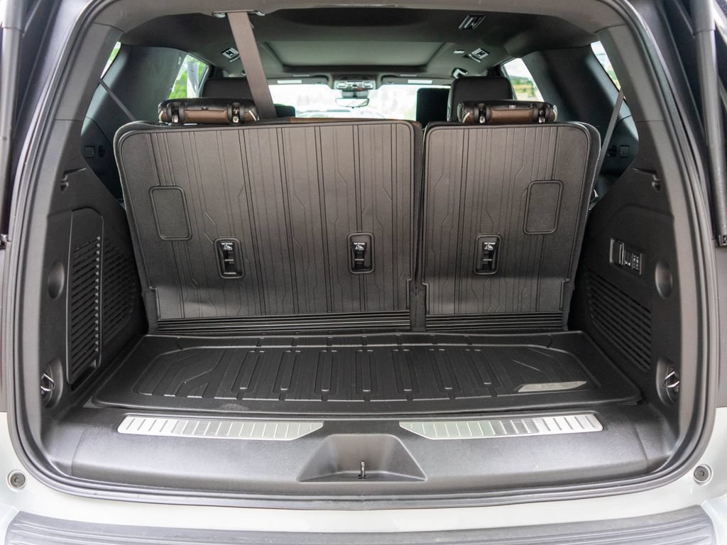 Used 2026 GMC Yukon Denali Ultimate w/ LPO, Floor Liner Package AWD/4WD image 37