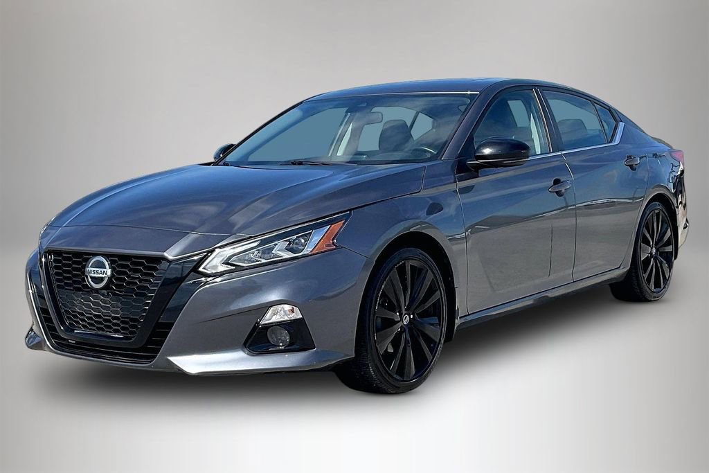 Used 2022 Nissan Altima 2.5 SR w/ Midnight Edition Package image 2