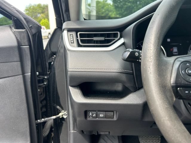Used 2022 Toyota RAV4 XLE FWD image 26