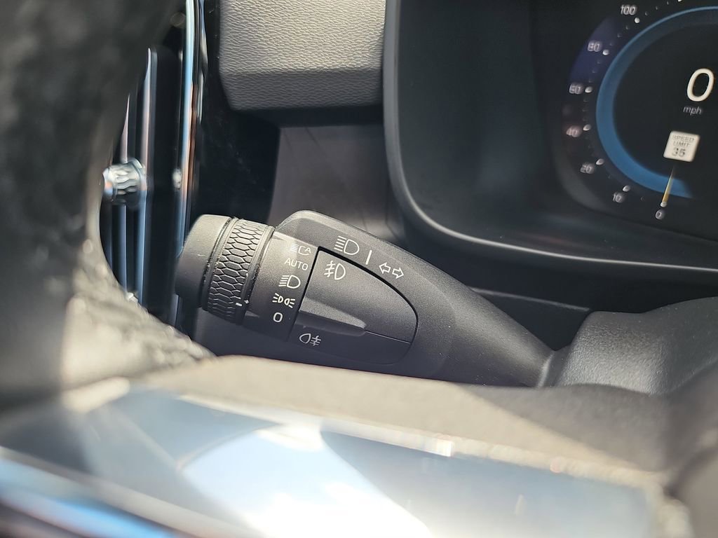 Used 2023 Volvo C40 P8 Recharge Ultimate image 30