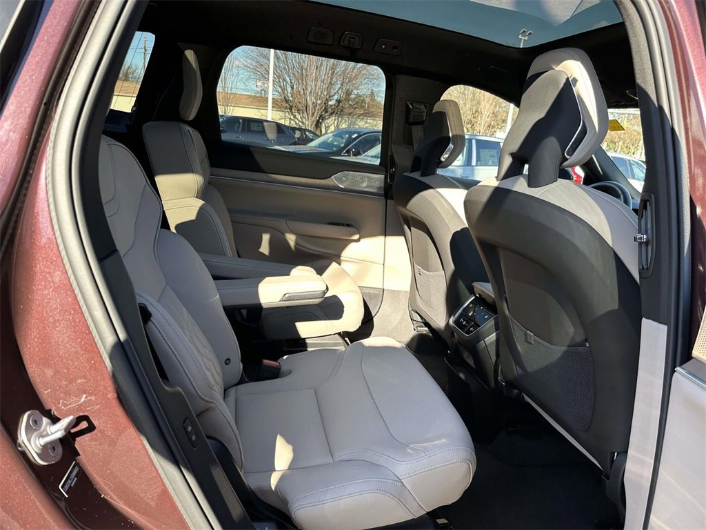 Used 2025 Volvo EX90 Ultra image 12
