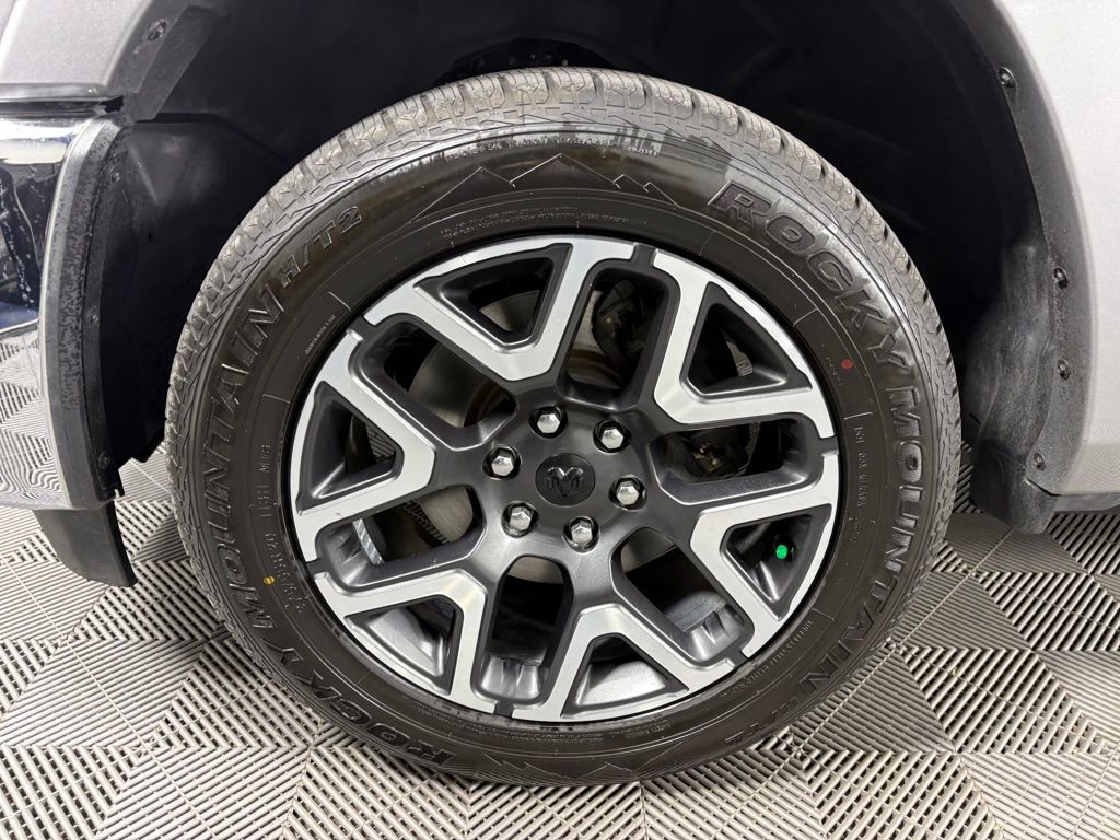 Used 2025 RAM 1500 Laramie image 11