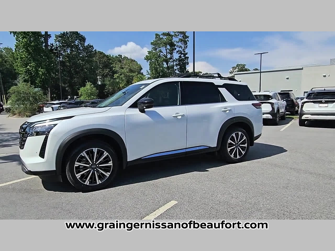 New 2026 Nissan Pathfinder Platinum FWD image 23