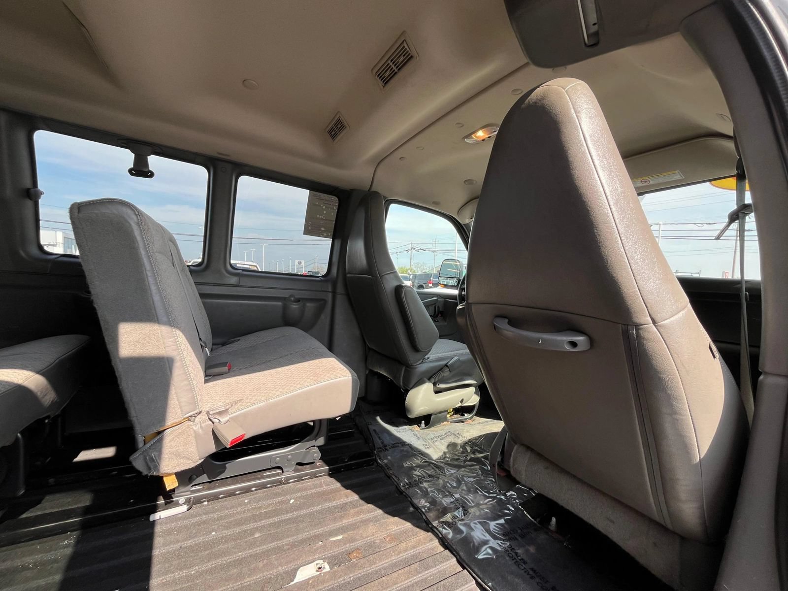 Used 2019 Chevrolet Express 3500 LT w/ LT Preferred Equipment Group RWD image 27