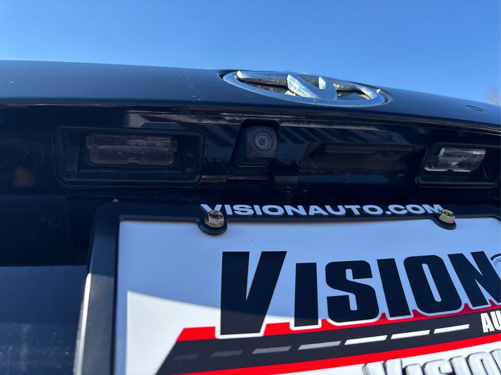 Used 2018 Toyota Highlander XLE w/ Carpet Mat Package (TMS) AWD/4WD image 17