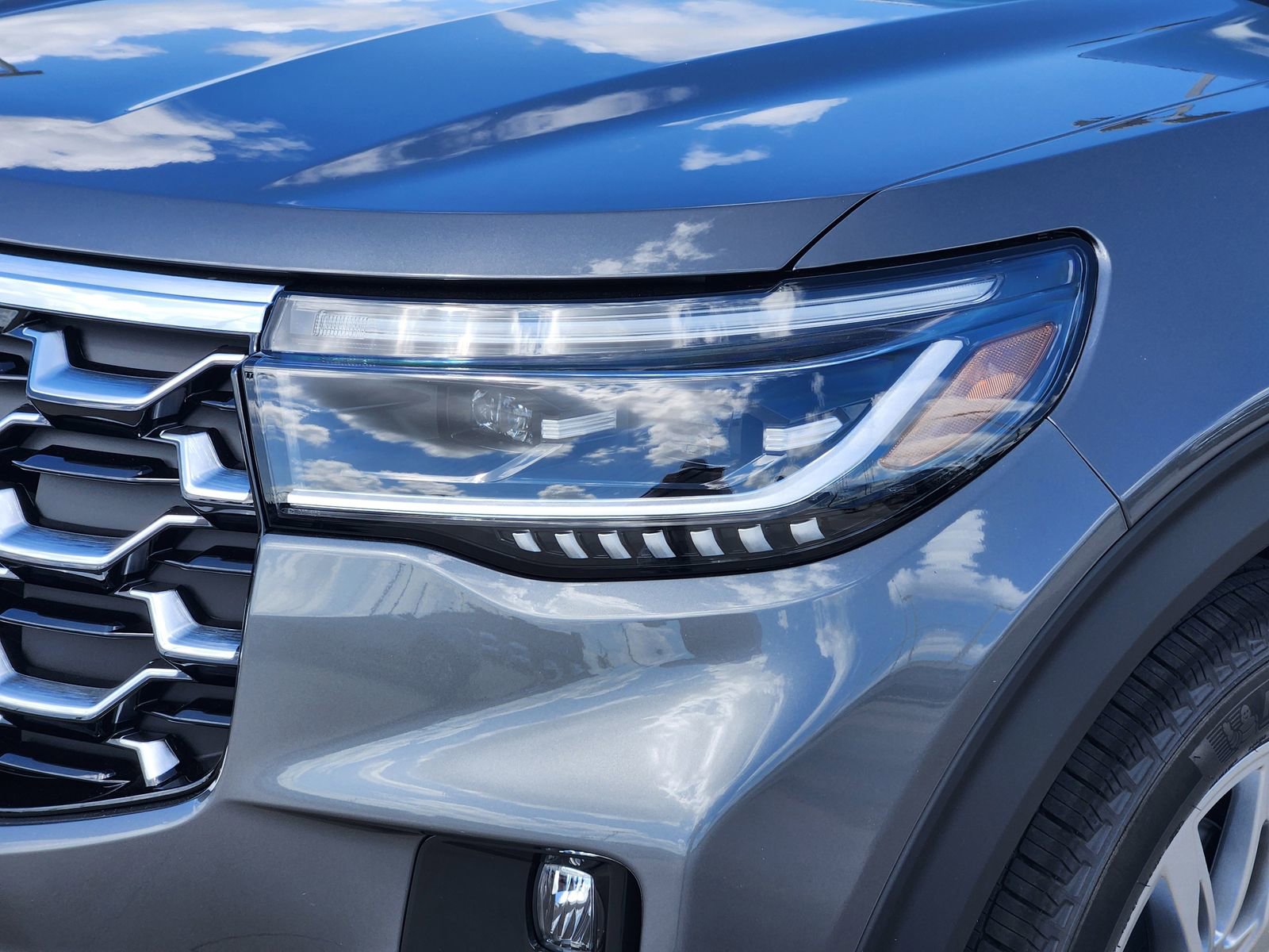 New 2026 Ford Explorer Platinum RWD image 9