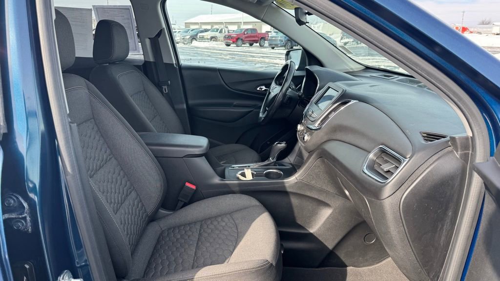 Used 2020 Chevrolet Equinox LT w/ Driver Convenience Package image 19