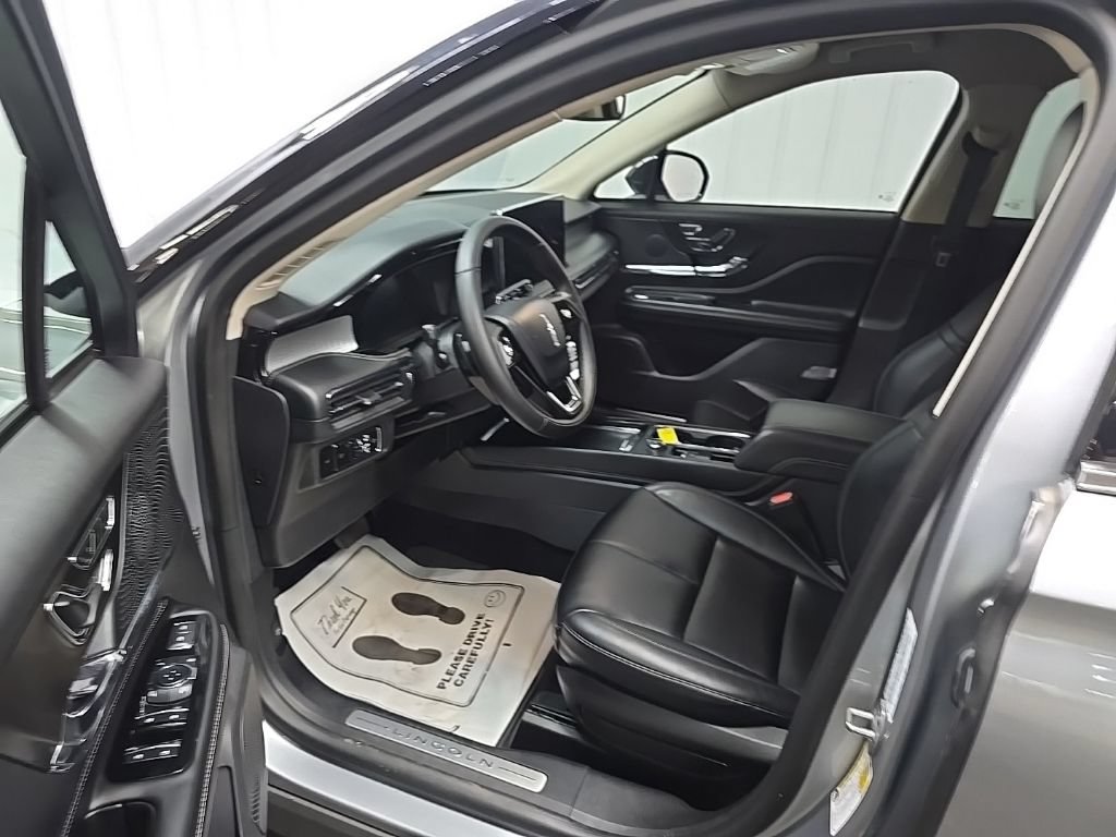 Used 2023 Lincoln Corsair AWD image 33