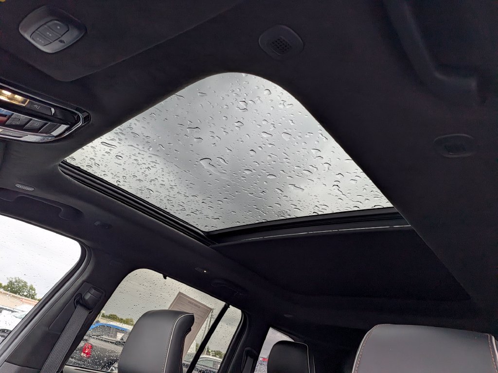 Used 2022 Jeep Grand Cherokee Summit AWD/4WD image 17