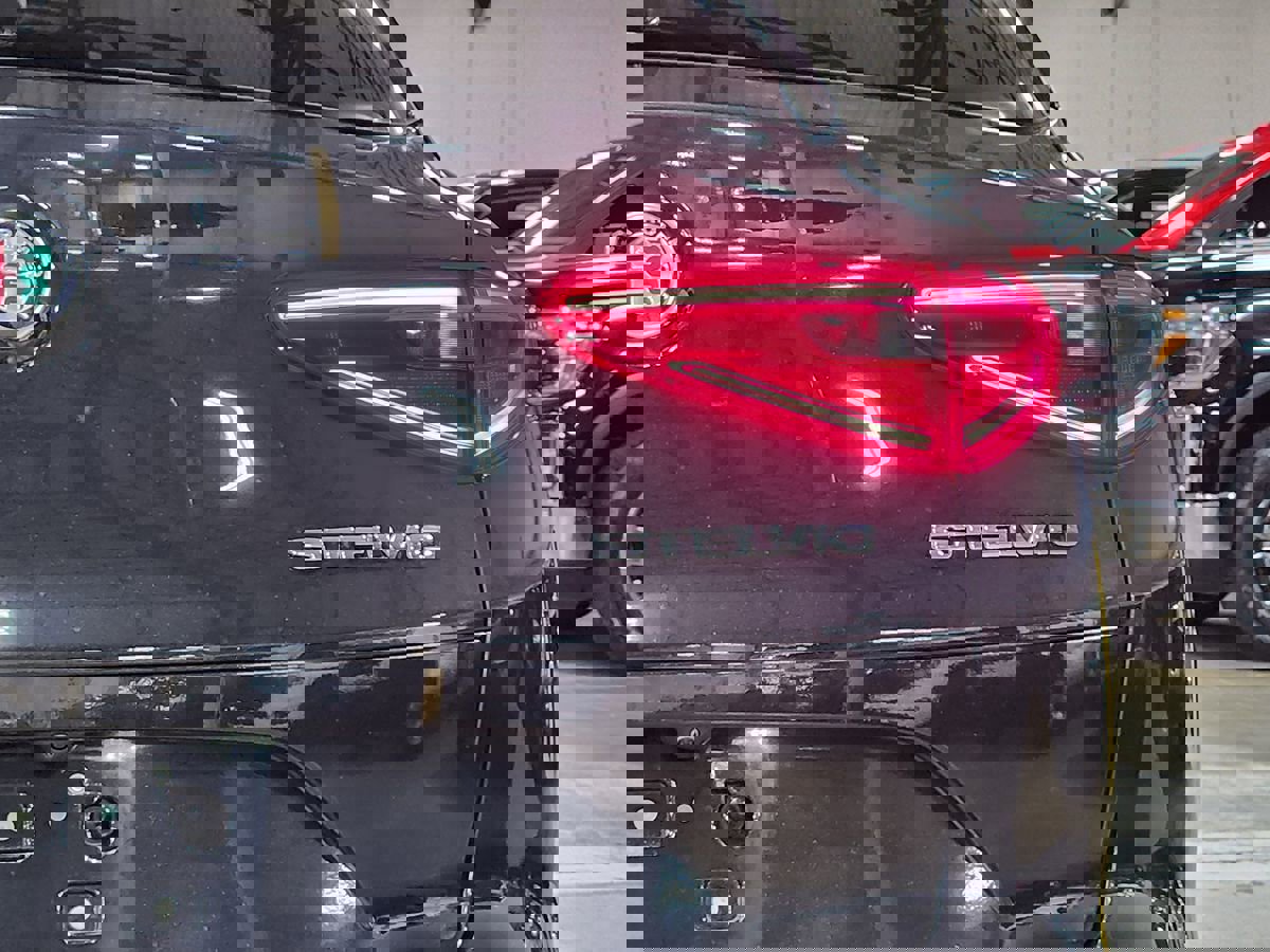 Used 2018 Alfa Romeo Stelvio AWD image 23