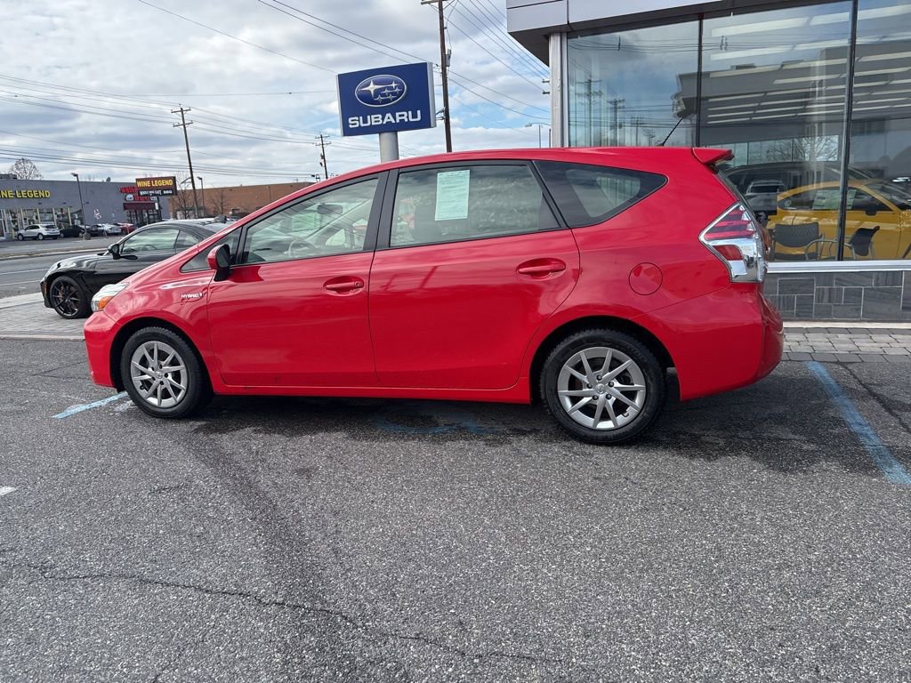 Used 2017 Toyota Prius V Two image 8