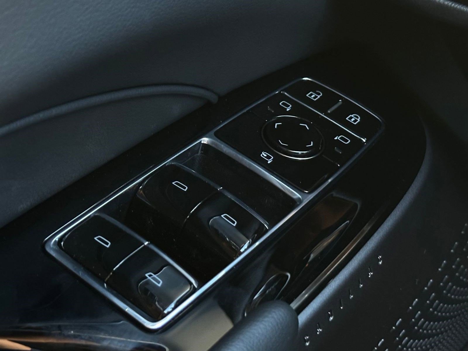 New 2026 Cadillac Lyriq Sport image 25