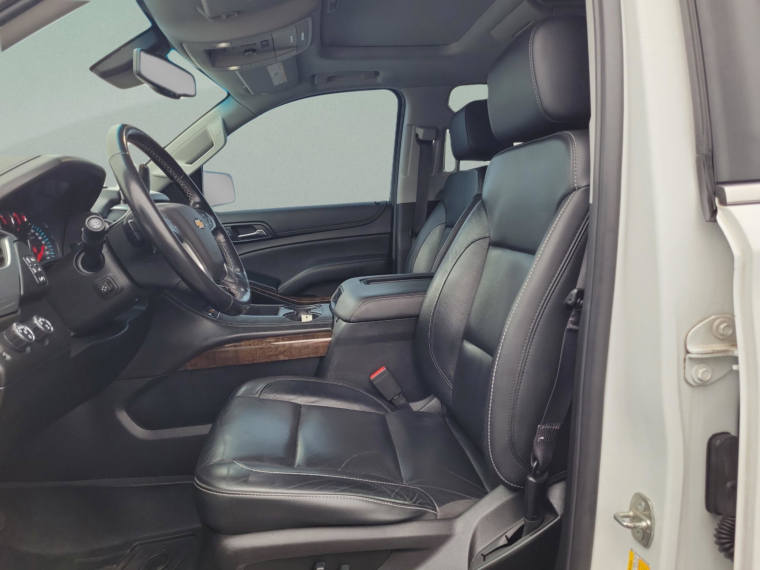 Used 2019 Chevrolet Suburban LT image 20