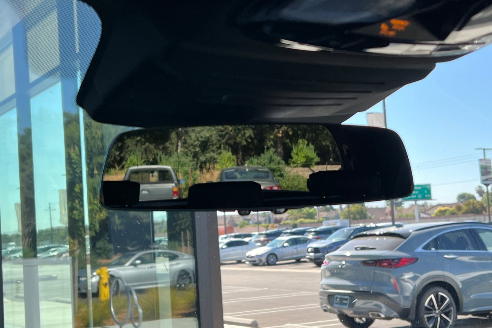 Used 2025 BMW X7 xDrive40i w/ Climate Comfort Package image 24