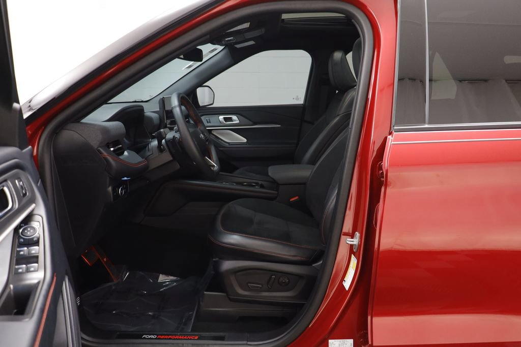 Used 2025 Ford Explorer ST w/ Sun And Sound Package image 5