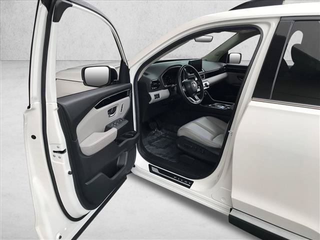 Certified 2024 Honda Pilot Touring image 14