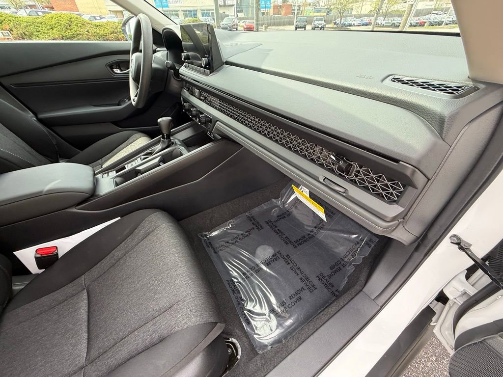 Used 2025 Honda Accord LX image 42