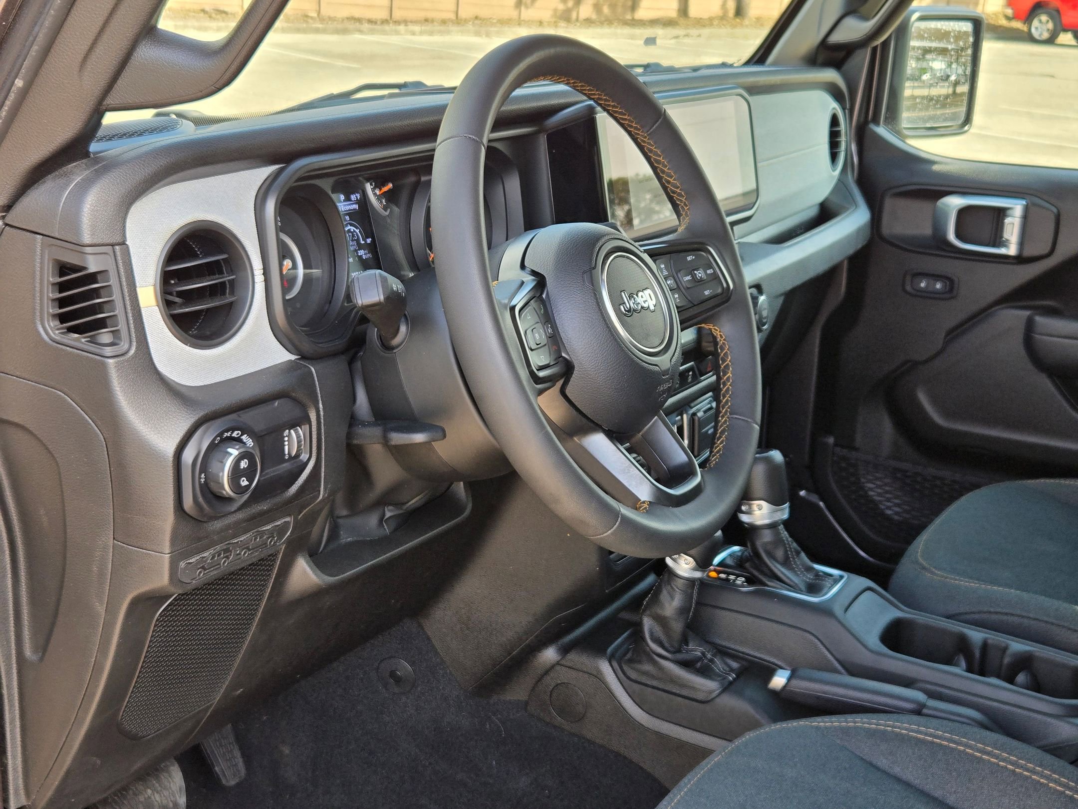 Used 2024 Jeep Gladiator Sport image 12