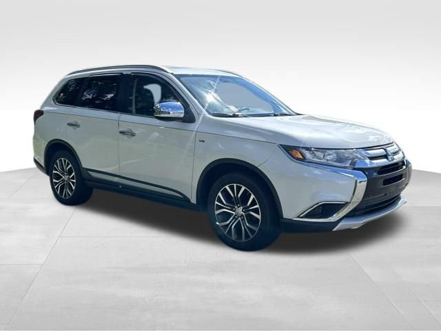 Used 2016 Mitsubishi Outlander GT AWD/4WD image 7