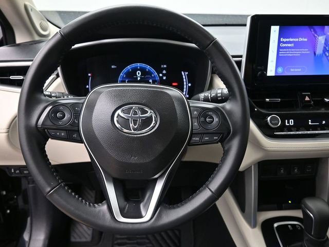 Used 2024 Toyota Corolla Cross XLE w/ Convenience Package image 28
