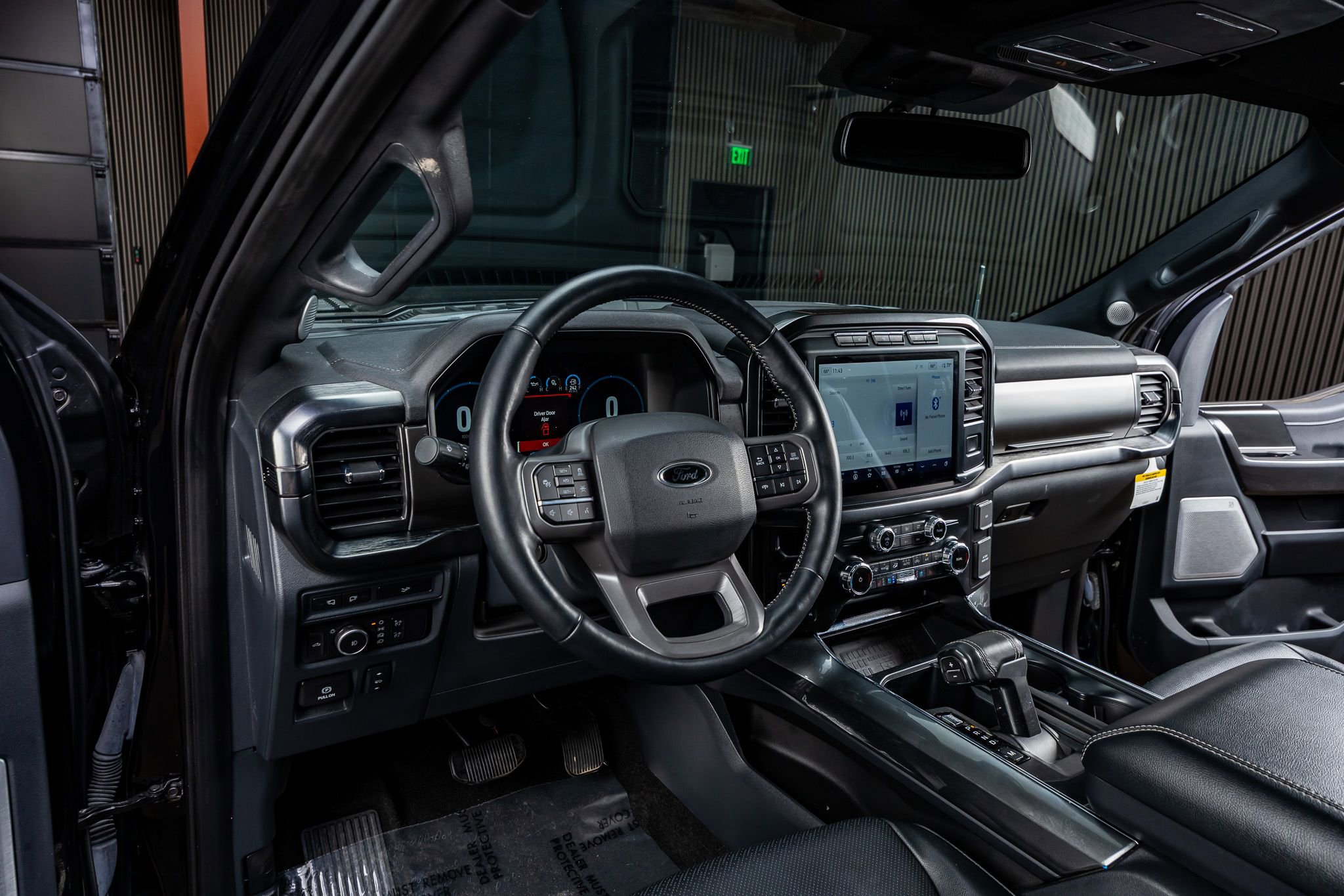 Used 2022 Ford F150 Lariat w/ Equipment Group 502A High image 17