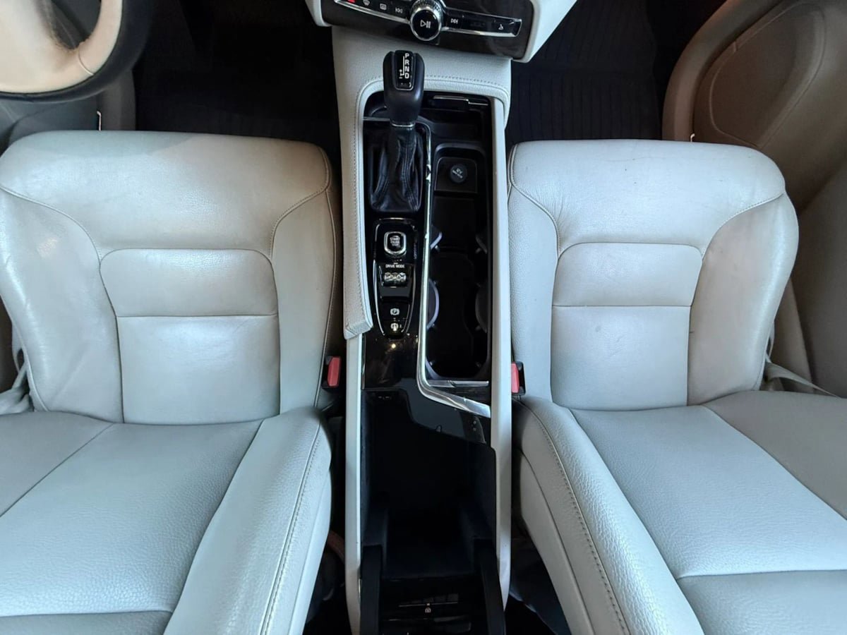 Used 2018 Volvo XC90 T6 Momentum w/ Convenience Package AWD/4WD image 52
