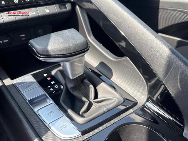 Used 2025 Hyundai Elantra SEL FWD image 26