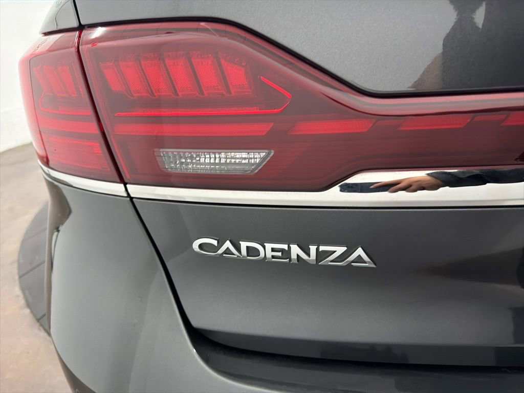 Used 2020 Kia Cadenza Limited image 12
