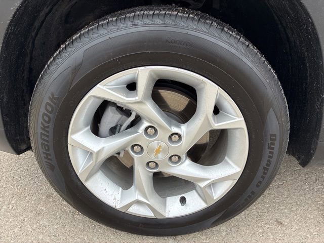 Used 2025 Chevrolet Trax LS w/ LS Convenience Package image 14