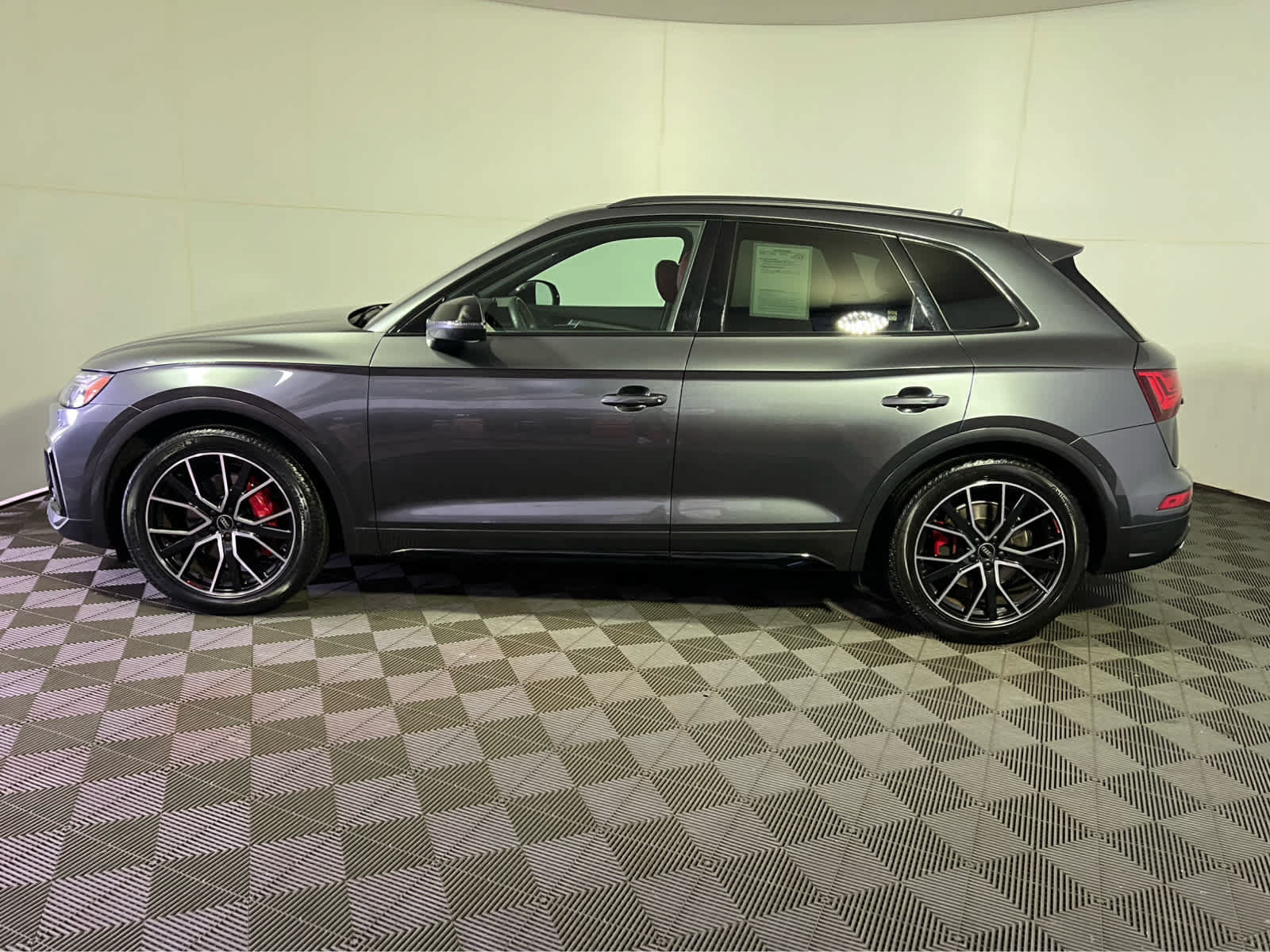 Used 2024 Audi SQ5 Premium Plus w/ Premium Plus Package AWD/4WD image 4