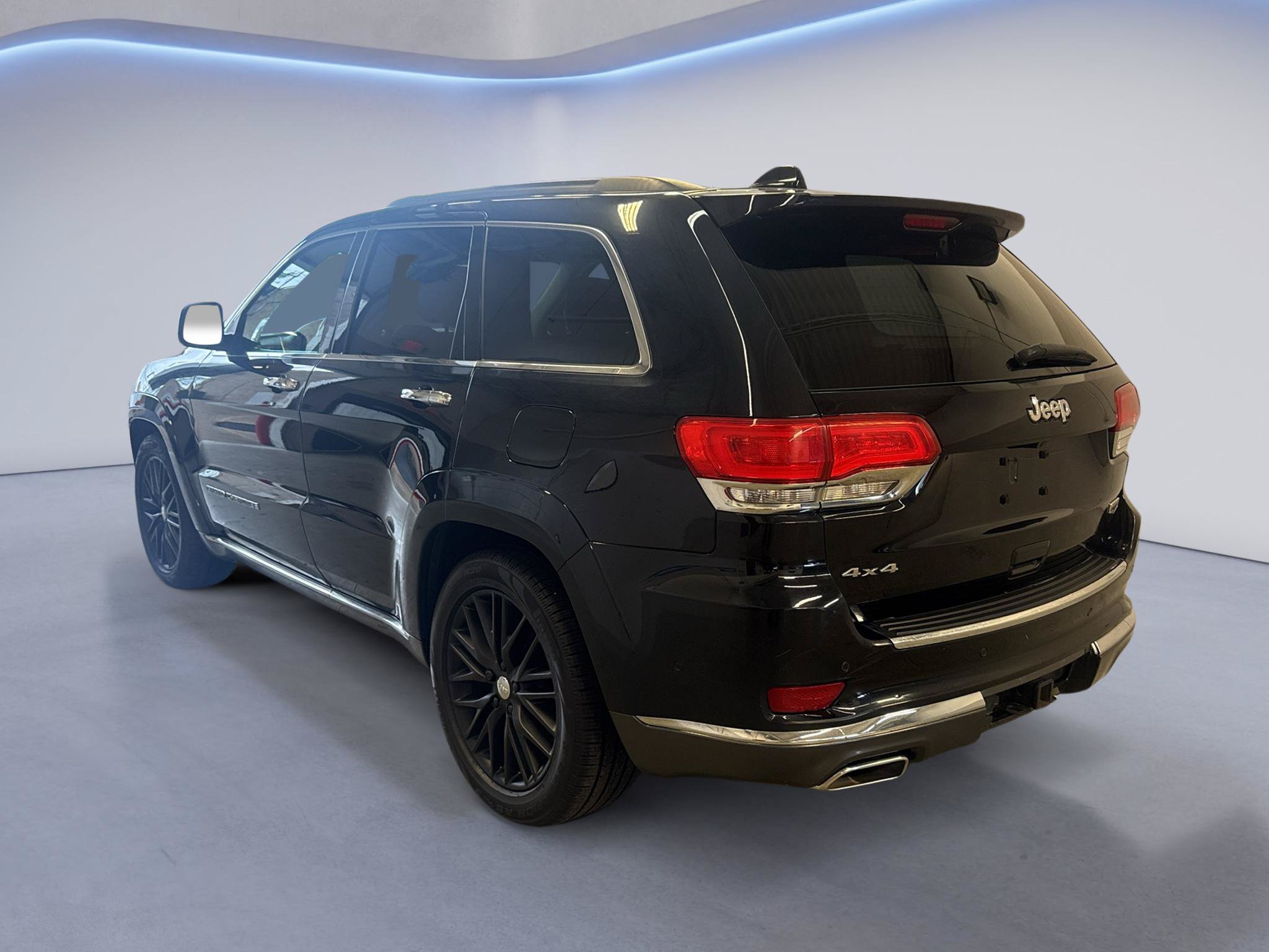 Used 2017 Jeep Grand Cherokee Summit AWD/4WD image 5