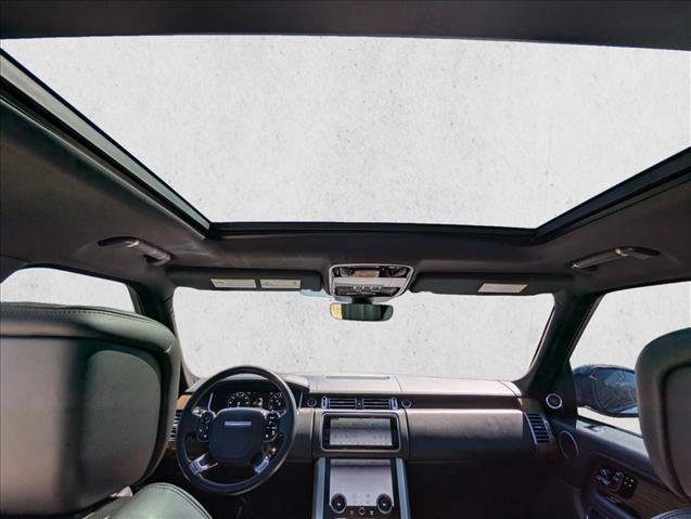Used 2018 Land Rover Range Rover HSE image 19