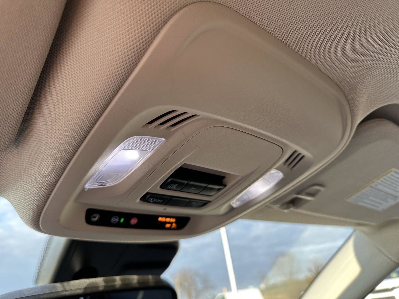 Used 2023 Buick Envision Essence w/ Sport Touring Package image 33