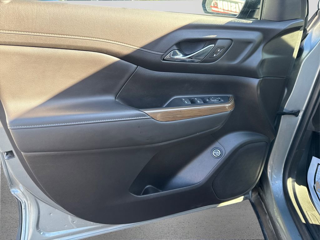 Used 2023 GMC Acadia SLE w/ Driver Convenience Package image 25