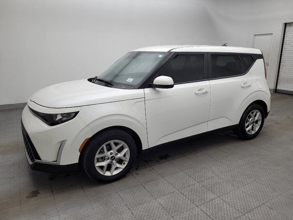 Used 2024 Kia Soul S image 2