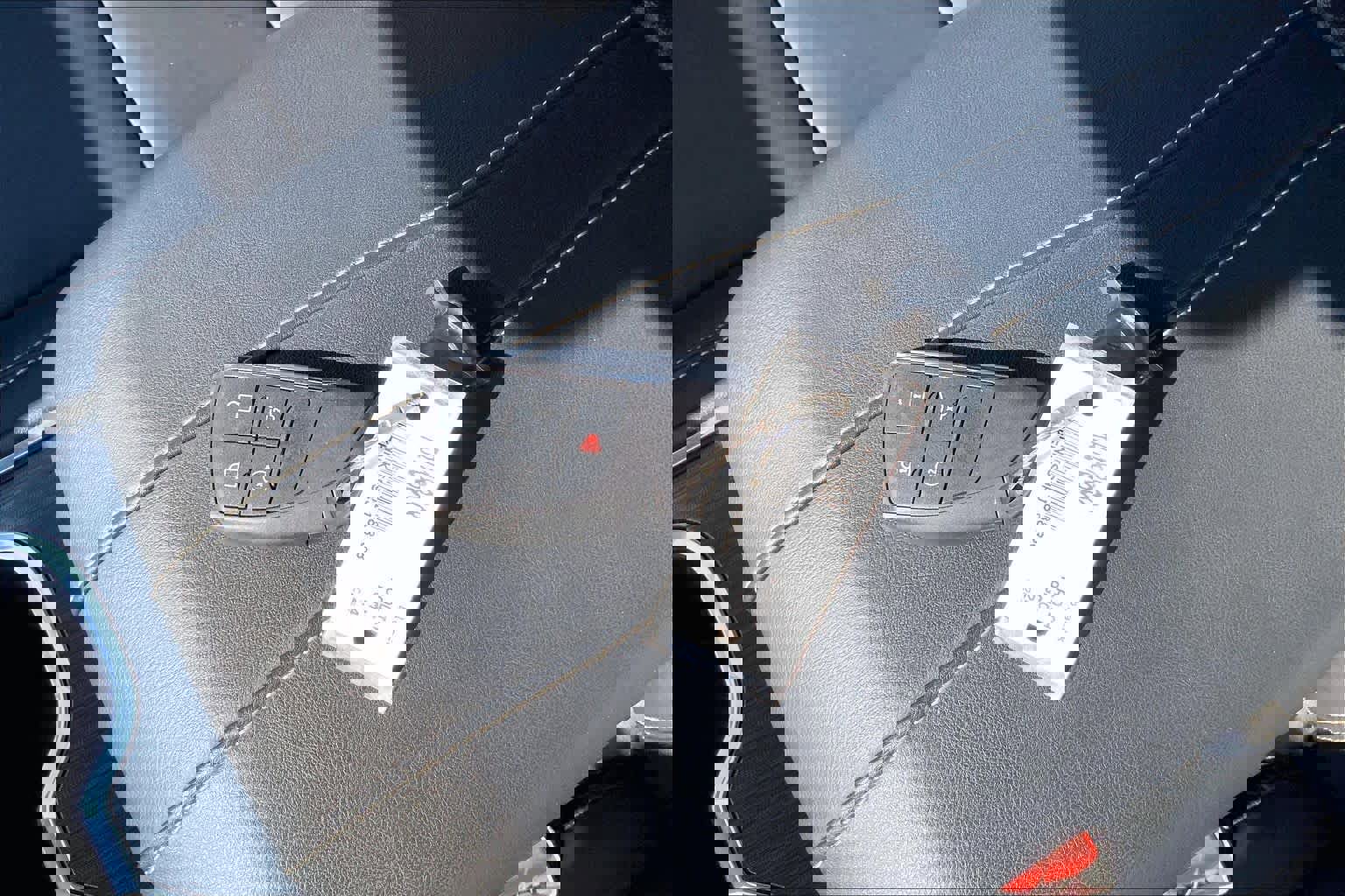 Used 2024 GMC Acadia Elevation image 13