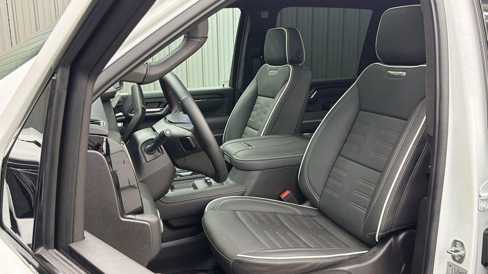 Used 2024 GMC Sierra 2500 AT4X image 34