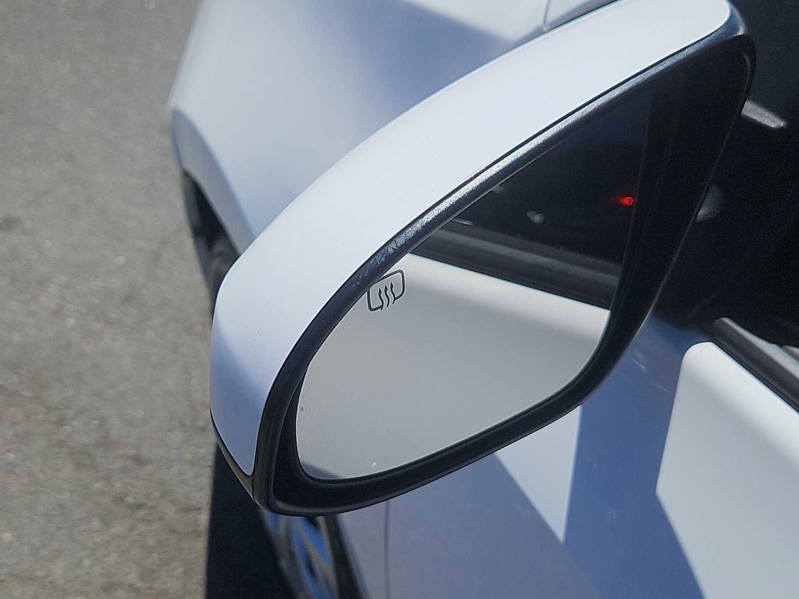 Used 2018 Toyota Corolla LE FWD image 18