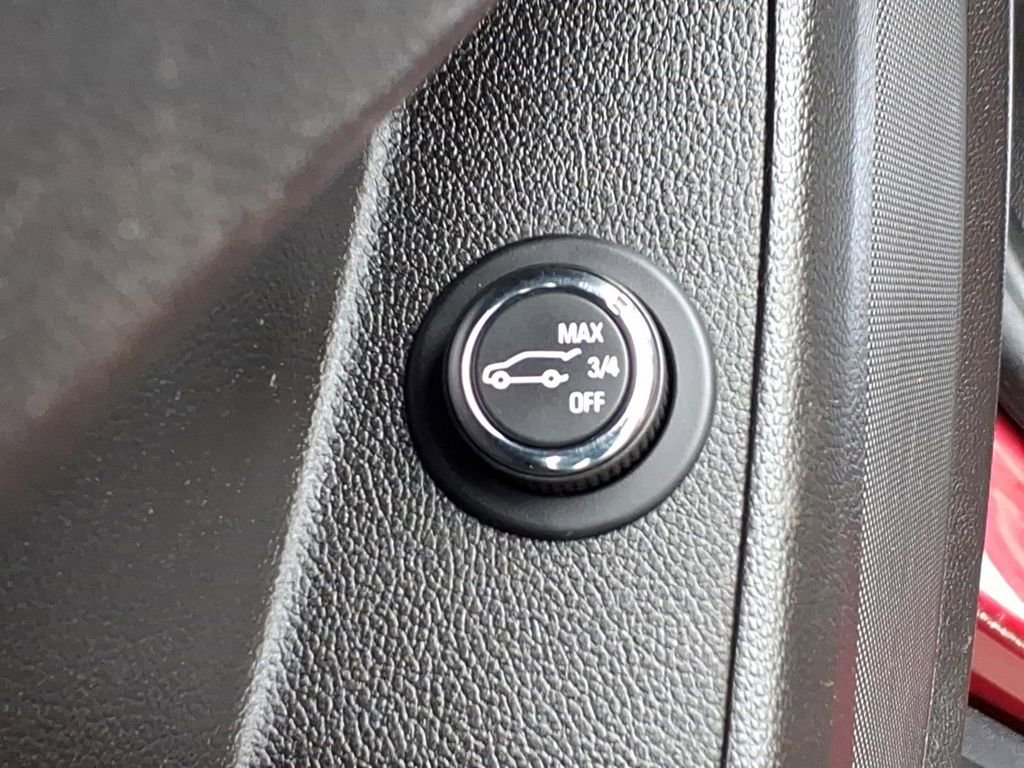 Used 2019 Chevrolet Traverse LT image 12