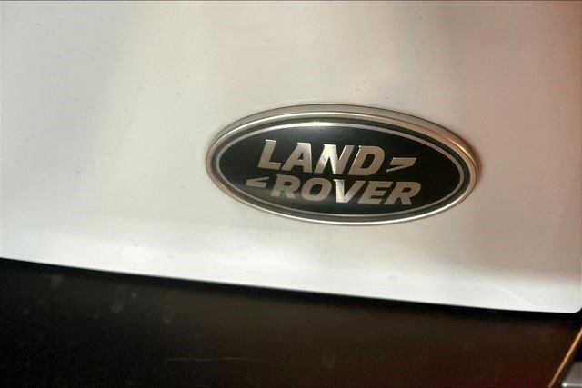 Used 2022 Land Rover Defender 90 X-Dynamic S image 8