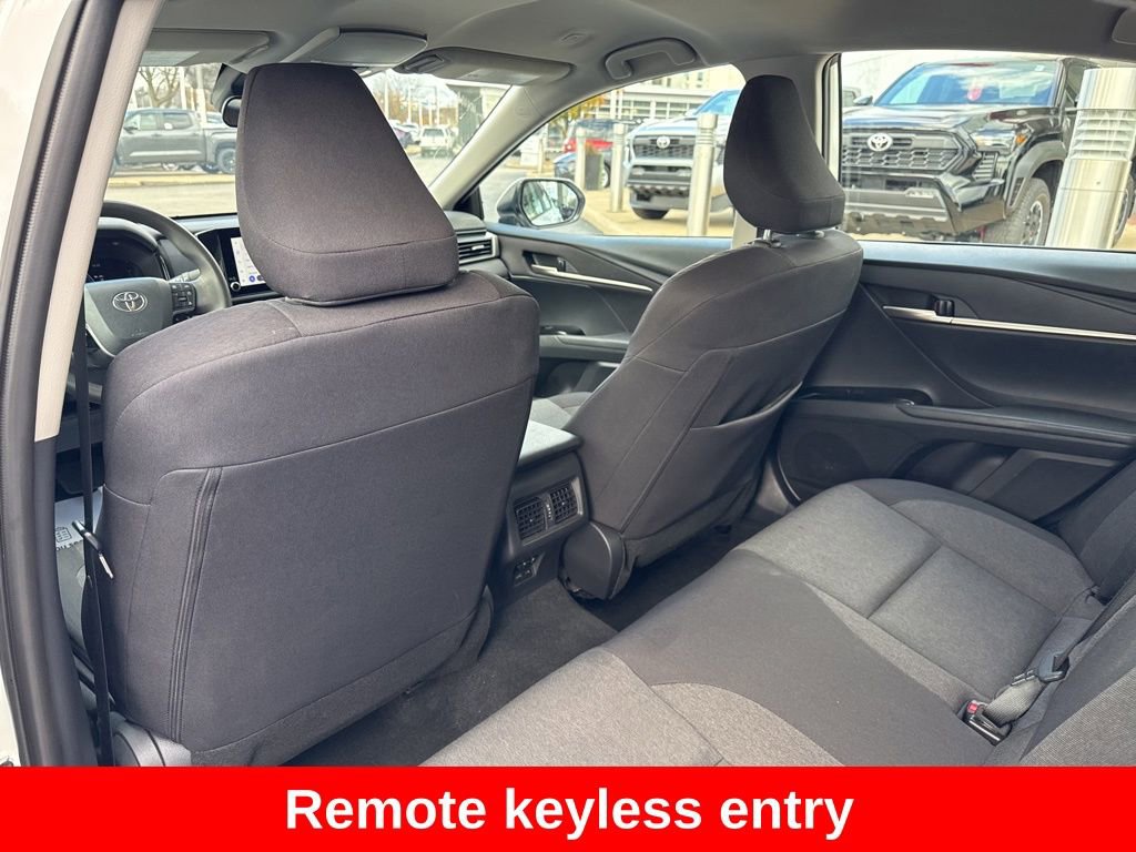 Used 2025 Toyota Camry LE image 17