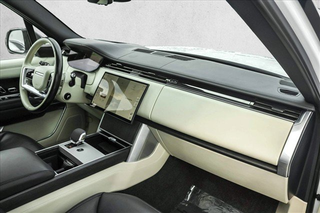 Used 2024 Land Rover Range Rover Long Wheelbase SE AWD/4WD image 26