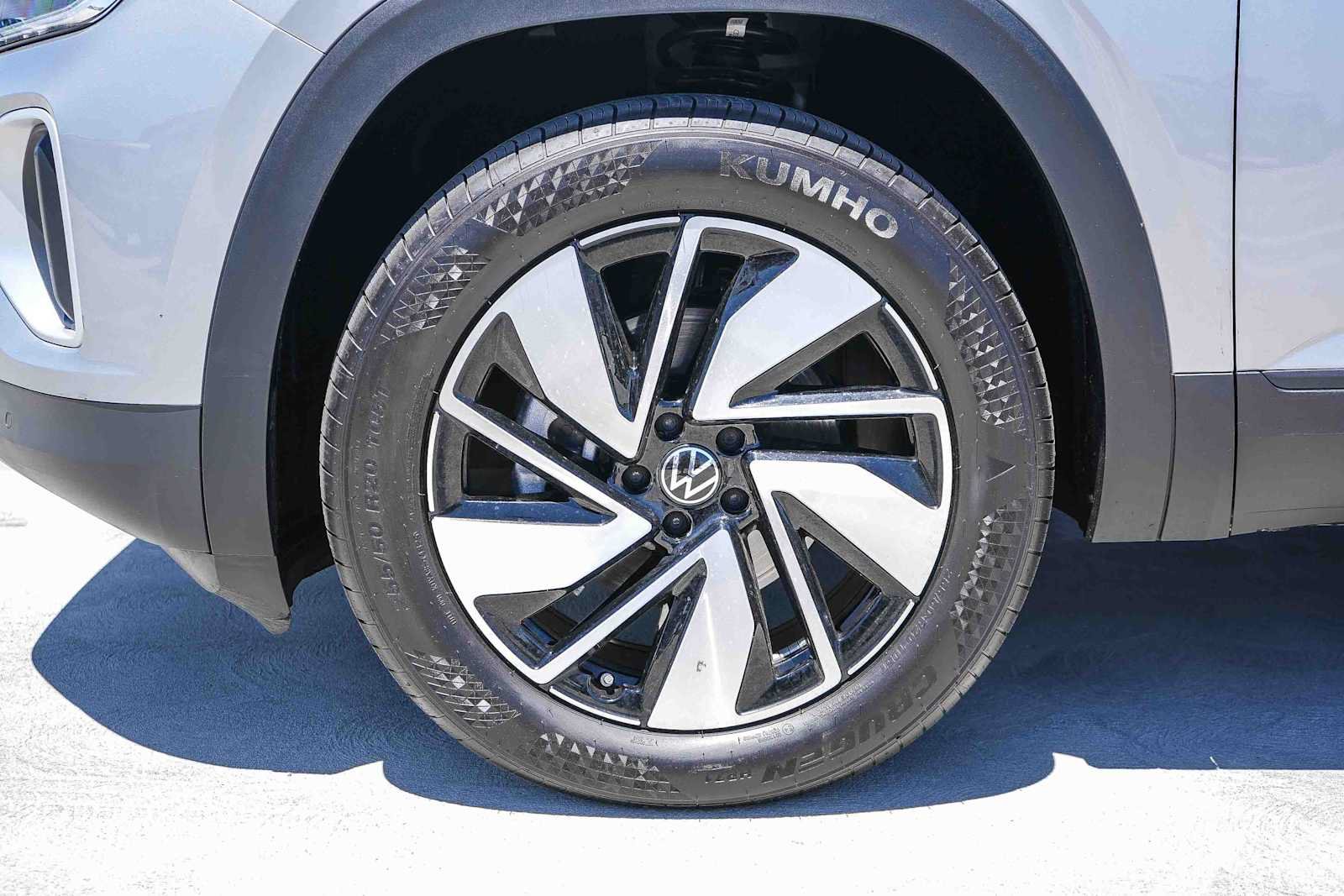 Certified 2026 Volkswagen Atlas SE FWD image 11