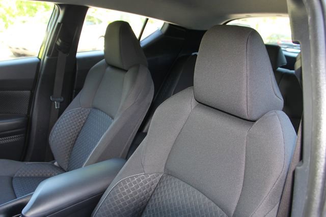 Used 2020 Toyota C-HR LE FWD image 19