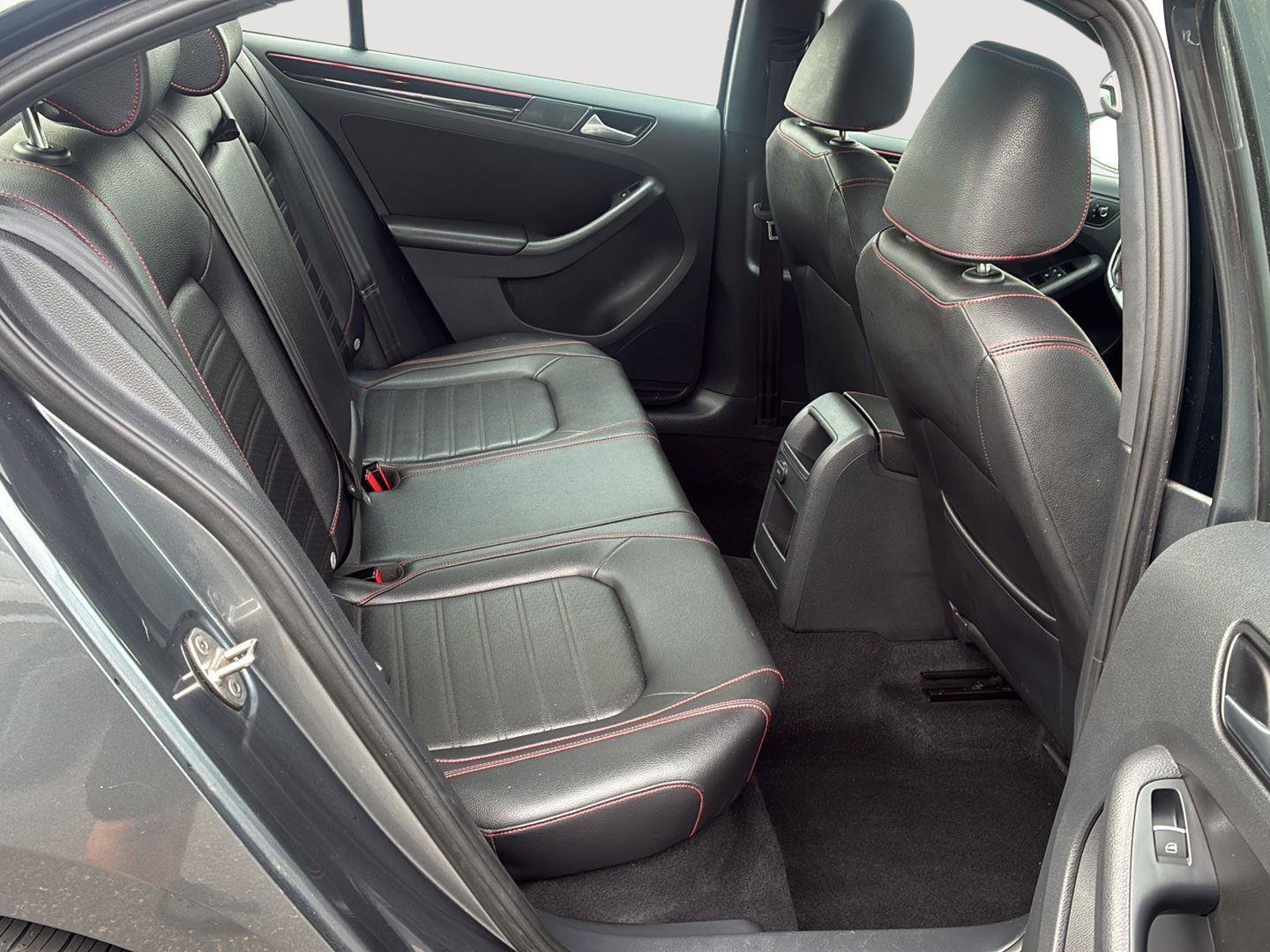 Used 2017 Volkswagen Jetta GLI FWD image 15