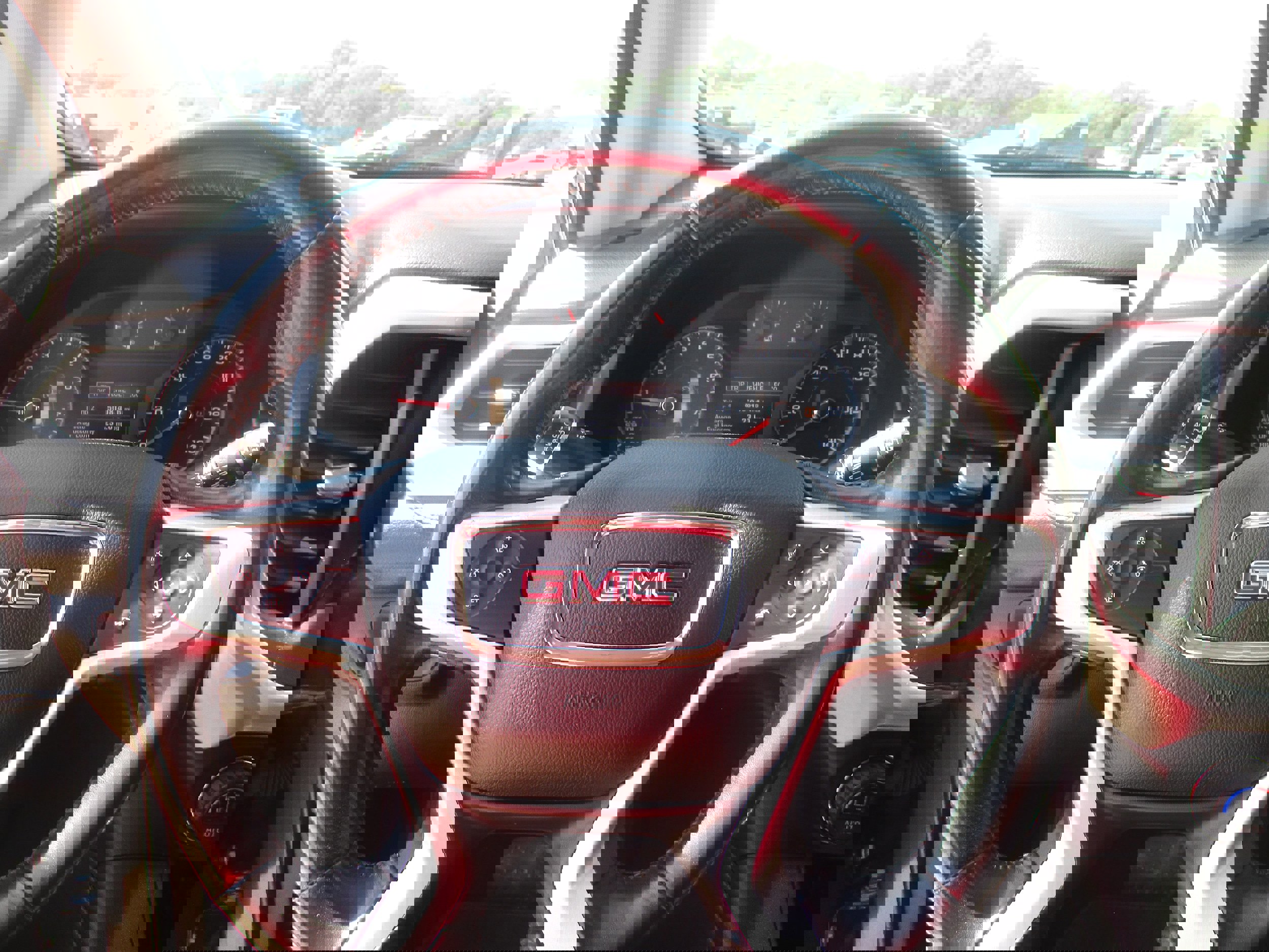 Used 2019 GMC Acadia SLE image 16