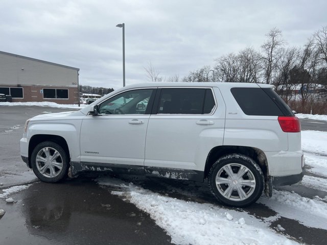 Used 2017 GMC Terrain SLE image 23