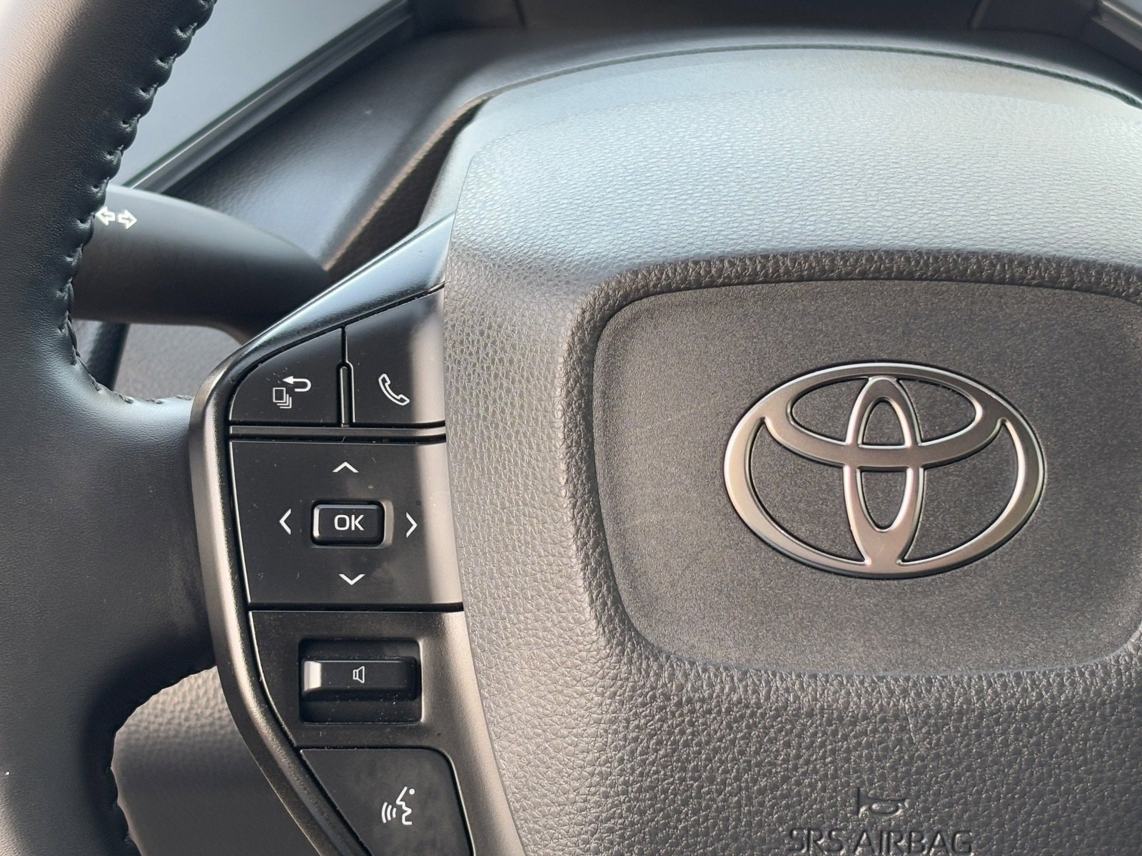 Used 2024 Toyota Prius LE image 22