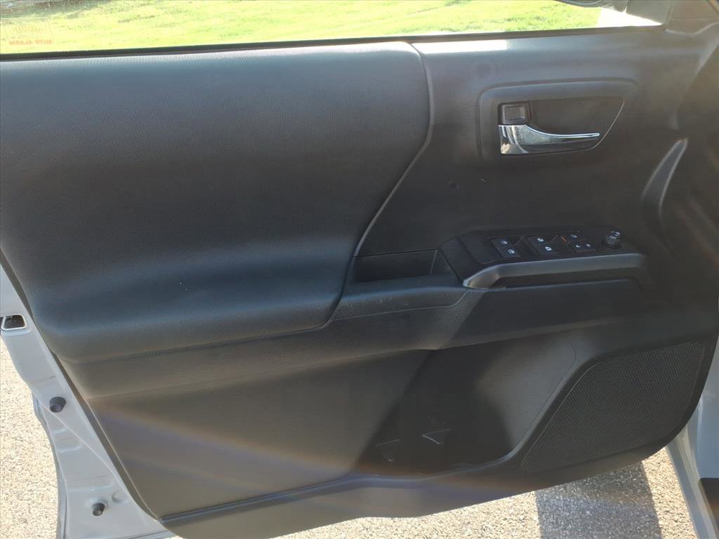 Used 2019 Toyota Tacoma TRD Sport image 23