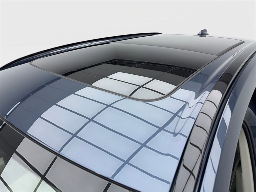 Used 2025 Volvo XC60 T8 Plus w/ Protection Package Premier image 14